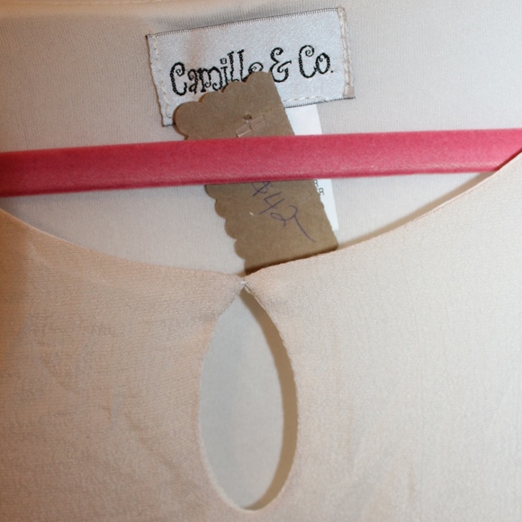 NWT Dress with sleeve detail - Picture 2 of 3